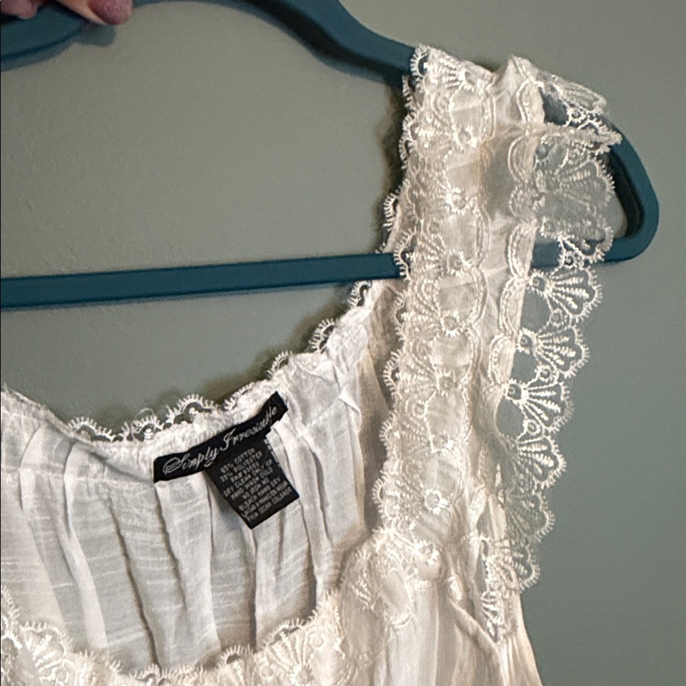 White Lace Trim Sleeveless Top - Picture 6 of 10